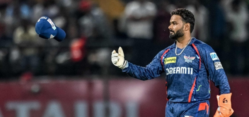 Sehwag Tells Pant to Call Dhoni Amid Form Slump