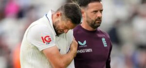 Chris Woakes Injury Worry for England in Final Test
